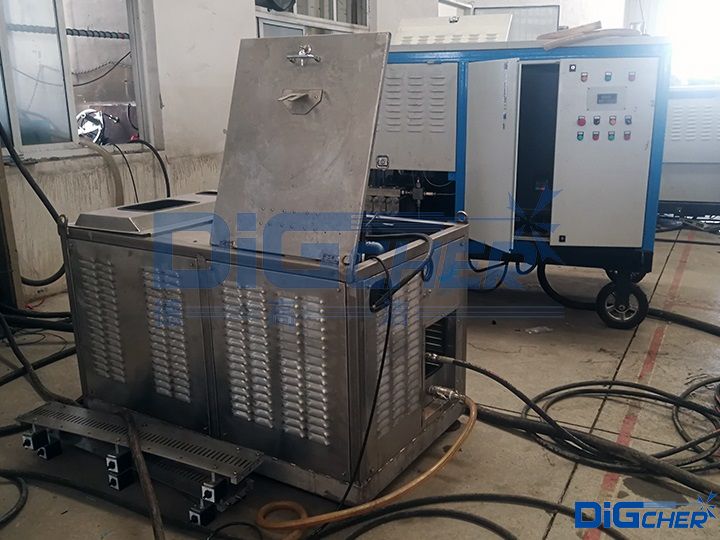 德高潔水下切（qiē）割機高壓水主機