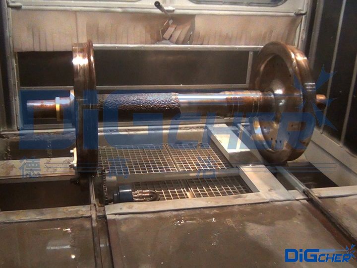 高速動車組輪對（duì）除漆前後對比