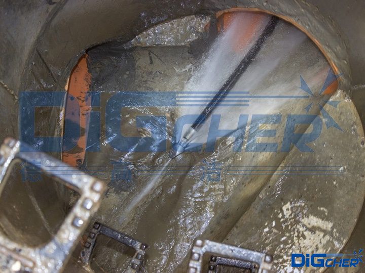 一前四後管道清洗噴嘴作（zuò）業效果