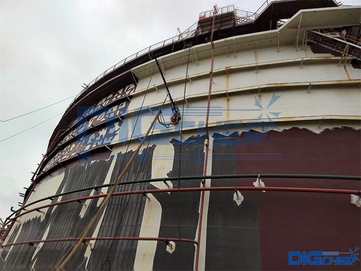 德高潔儲罐除鏽機器人除鏽施工