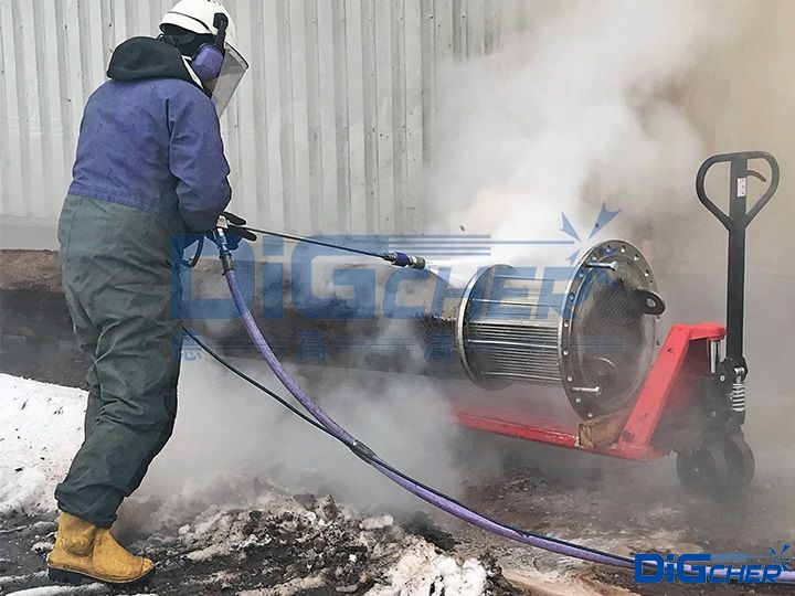 超高壓清洗(xǐ)機清洗換熱器