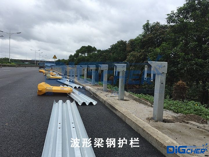 波形梁鋼（gāng）護欄