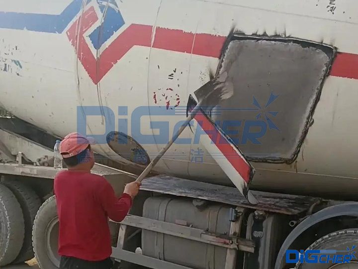 混凝（níng）土攪拌罐車水泥凝固（gù）