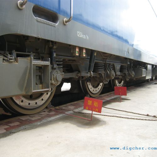 大功率牽引機車底盤清潔係統(tǒng) 02(e).jpg