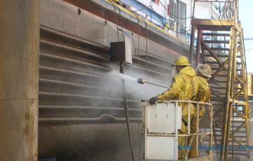 高壓水射流船側壁（bì）清洗