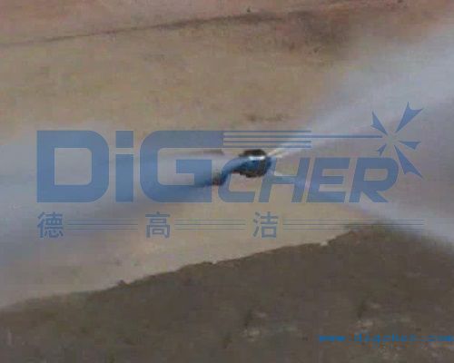 高壓(yā)水射流(liú)