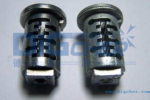 機械零件(jiàn)去(qù)毛刺前後對比